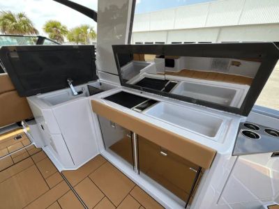 2024 Aviara AV36 Outboard - Photo 15