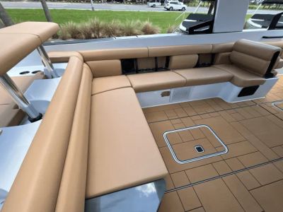 2024 Aviara AV36 Outboard - Photo 13
