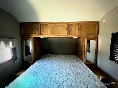2019 Coachmen Freedom Express Ultra Lite — photo 12 view
