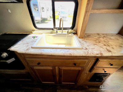 2019 Coachmen Freedom Express Ultra Lite — photo 8 view