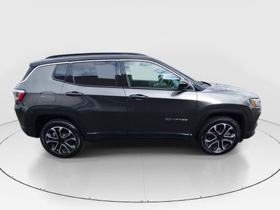 2023 Jeep Compass — photo 8 view