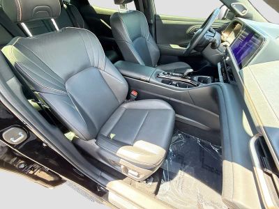 2024 Toyota Crown — photo 14 view