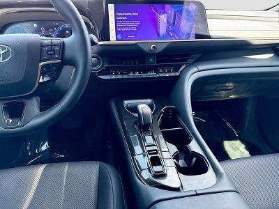 2024 Toyota Crown — photo 18 view