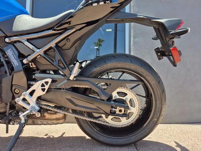 2025 Suzuki GSX-8S - Photo 11