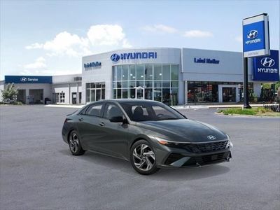 2026 Hyundai Elantra - Photo 2