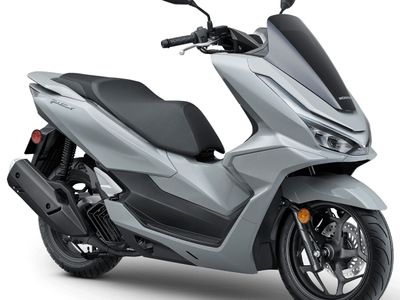 2026 Honda PCX - Photo 2