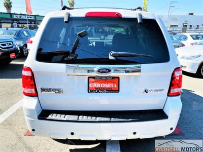 2009 Ford Escape Hybrid — engine compartment view