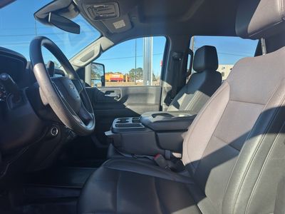 2025 Chevrolet Silverado 2500 HD — photo 13 view