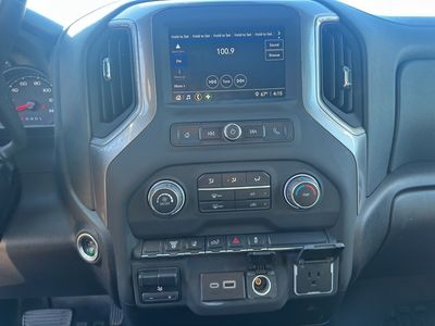 2025 Chevrolet Silverado 2500 HD — photo 15 view