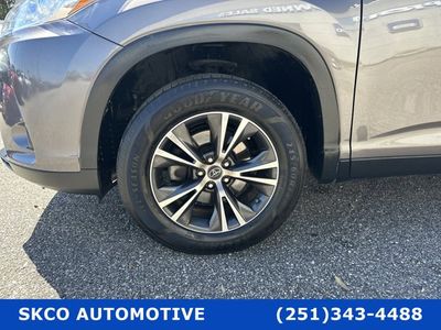 2019 Toyota Highlander — photo 11 view