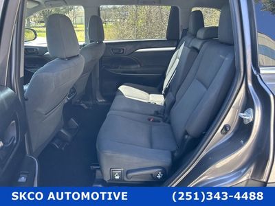 2019 Toyota Highlander — photo 9 view