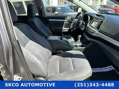 2019 Toyota Highlander — photo 8 view