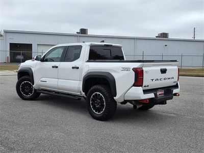 2025 Toyota Tacoma Hybrid - Photo 4