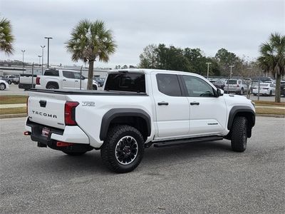 2025 Toyota Tacoma Hybrid - Photo 5