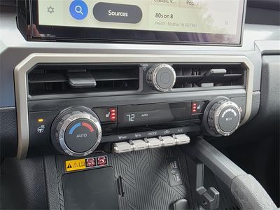 2025 Toyota Tacoma Hybrid - Photo 18