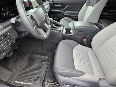 2025 Toyota Tacoma Hybrid - Photo 6