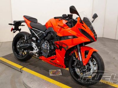 2026 Suzuki GSX-8R — front three-quarter view