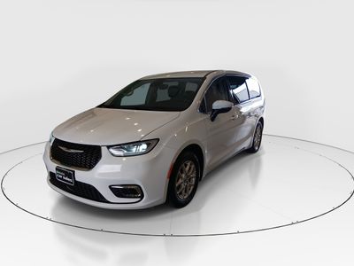 2023 Chrysler Pacifica - Photo 3