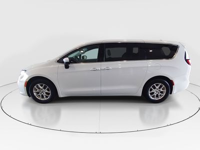 2023 Chrysler Pacifica - Photo 4