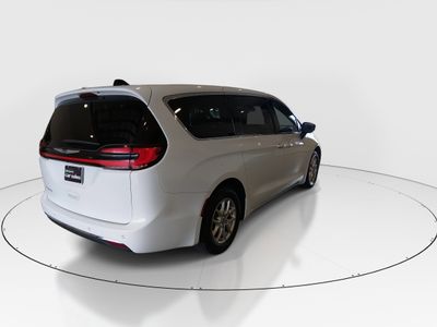 2023 Chrysler Pacifica - Photo 7
