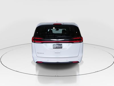 2023 Chrysler Pacifica - Photo 6