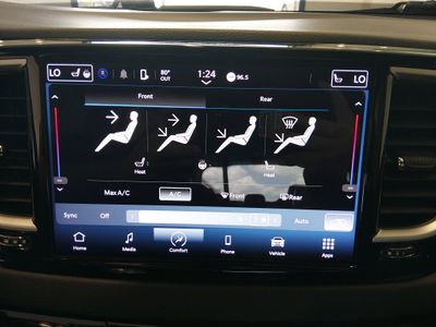 2023 Chrysler Pacifica - Photo 18