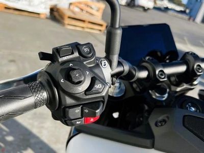 2025 Yamaha MT-09 - Photo 9