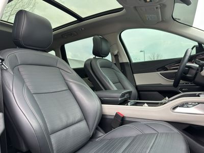 2025 Lincoln Nautilus - Photo 32