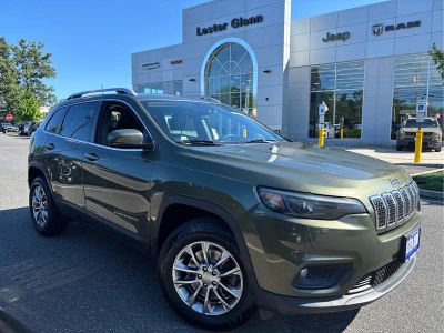 2020 Jeep Cherokee — rear three-quarter view