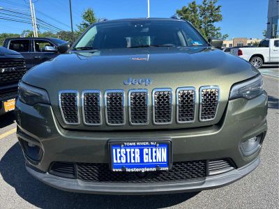 2020 Jeep Cherokee — interior view