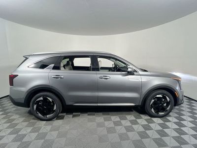 2026 Kia Sorento Hybrid - Photo 13