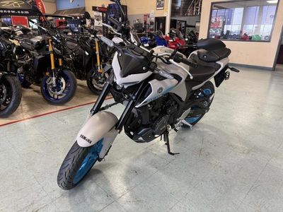 2025 Yamaha MT-03 - Photo 3
