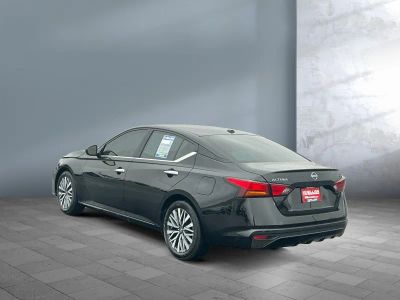 2025 Nissan Altima — interior view