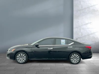 2025 Nissan Altima — rear three-quarter view