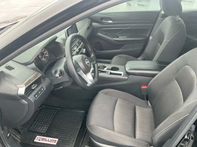 2025 Nissan Altima — photo 9 view
