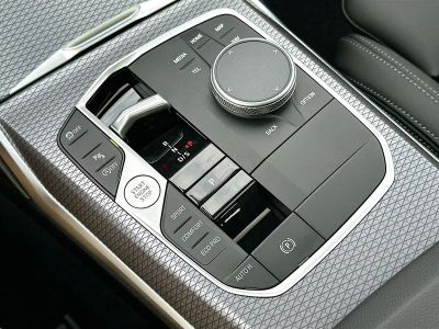 2026 BMW 3 Series — photo 14 view