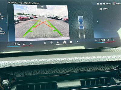2026 BMW 3 Series — photo 11 view
