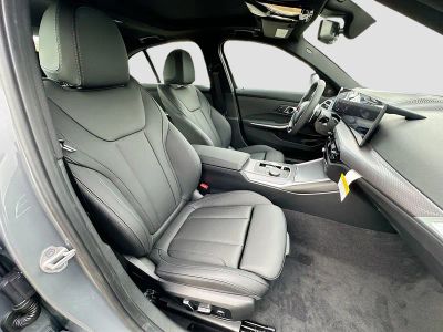2026 BMW 3 Series — photo 23 view