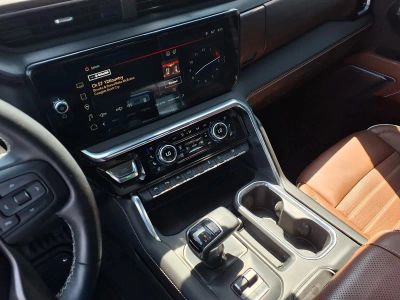 2023 GMC Sierra 1500 — interior view