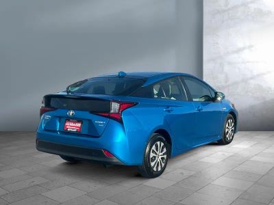 2021 Toyota Prius — engine compartment view