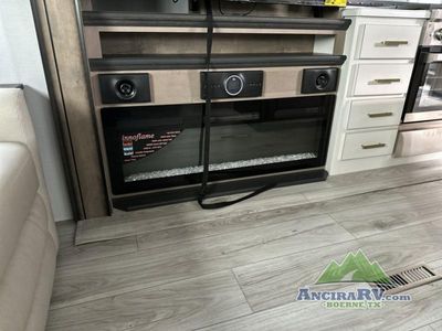 2025 Keystone RV Montana - Photo 11