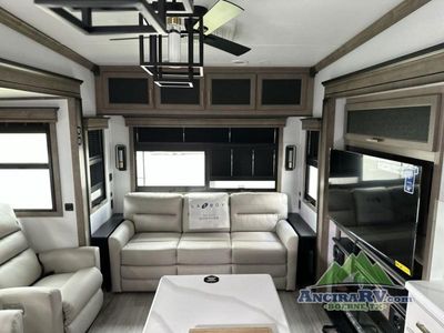 2025 Keystone RV Montana - Photo 9