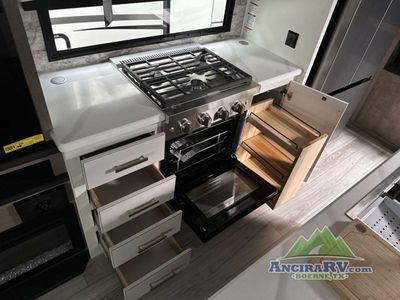 2025 Keystone RV Montana - Photo 12