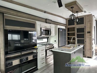 2025 Keystone RV Montana - Photo 10
