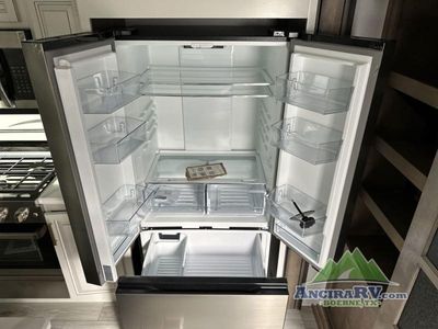 2025 Keystone RV Montana - Photo 15