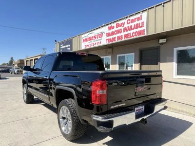 2015 GMC Sierra 1500 — engine compartment view