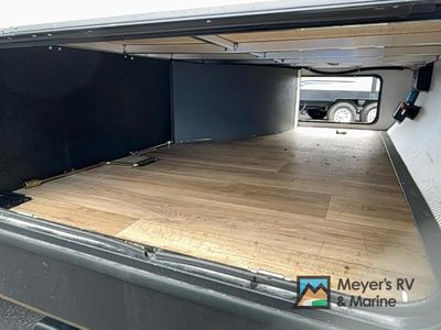 2022 Keystone RV Premier Ultra Lite - Photo 3