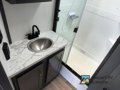 2022 Keystone RV Premier Ultra Lite - Photo 17