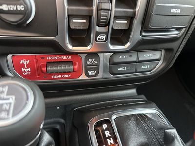 2026 Jeep Wrangler - Photo 15