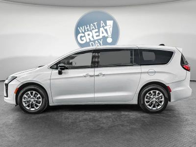 2027 Chrysler Pacifica — side profile view
